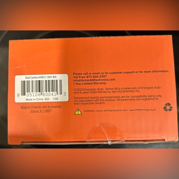 Armorall 2.2” car HD dashcam new in box night vision with charger - Picture 4 of 5